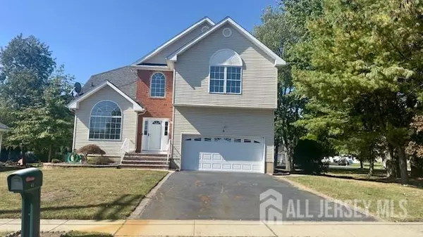 38 New ST, Monroe, NJ 08831