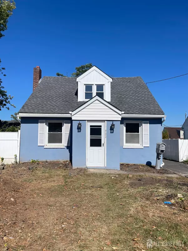 732 Vincent PL, Perth Amboy, NJ 08861