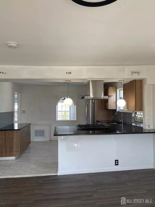 Perth Amboy, NJ 08861,732 Vincent PL