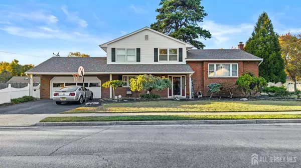 7 Rosewood DR, Milltown, NJ 08850