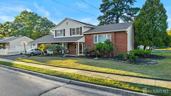 Milltown, NJ 08850,7 Rosewood DR