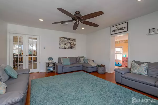 South River, NJ 08882,19 Wilcox AVE