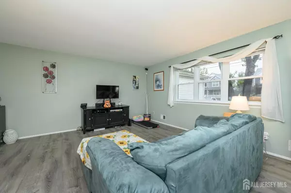 Toms River, NJ 08757,1333 Monmouth AVE