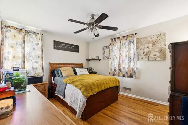 Howell, NJ 07731,134 Darien RD