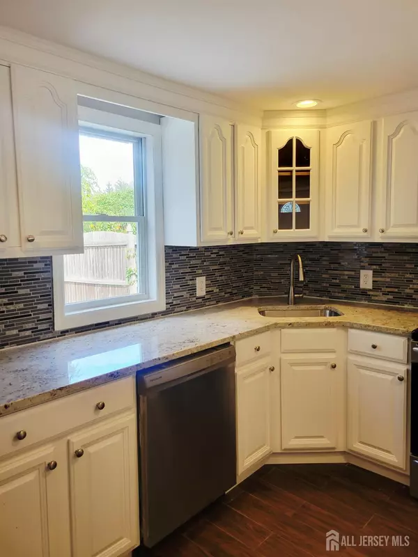 Monroe, NJ 08831,27 Marryott ST