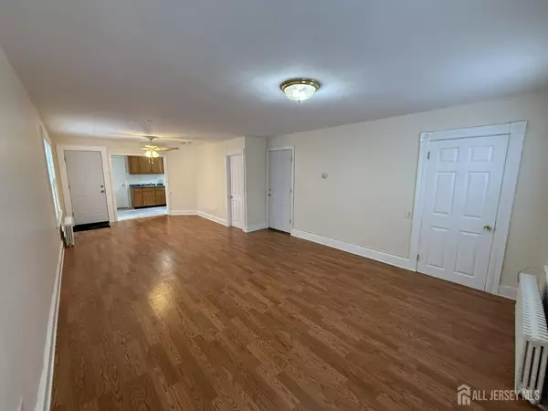 South Amboy, NJ 08879,251 Henry ST #2