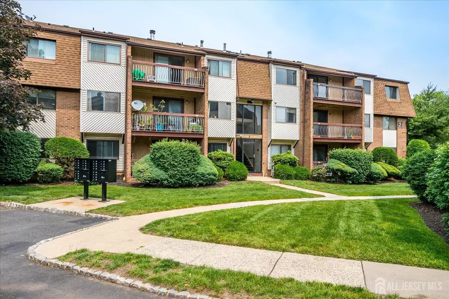 223 Edison Glen TER, Edison, NJ 08837