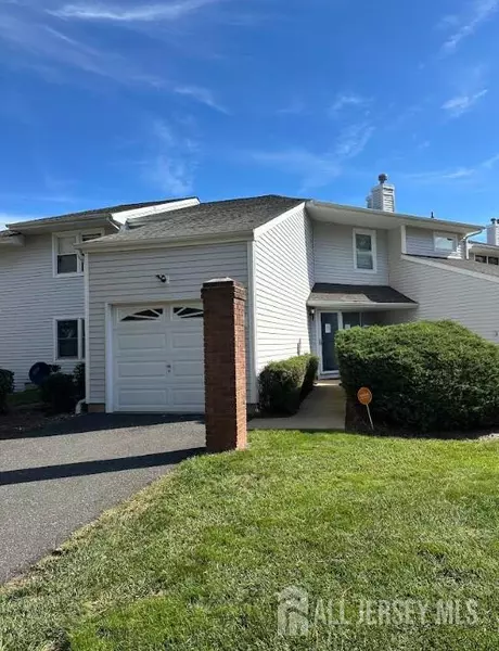 1 Upperbrook CT, Sayreville, NJ 08859