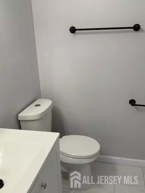 Sayreville, NJ 08859,1 Upperbrook CT