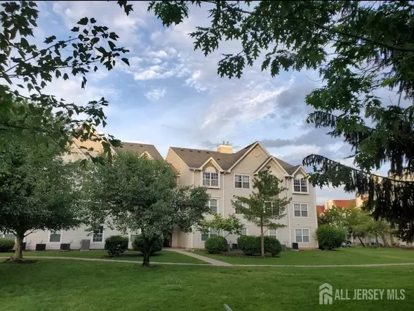 Edison, NJ 08820,5 Edinburgh CT