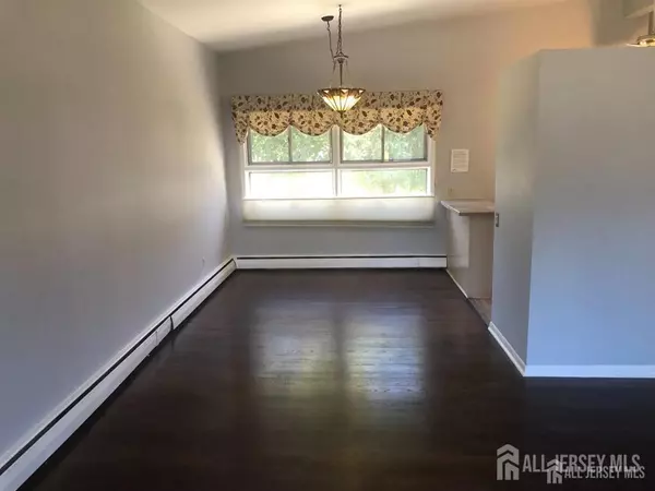 Edison, NJ 08817,27 Mill RD