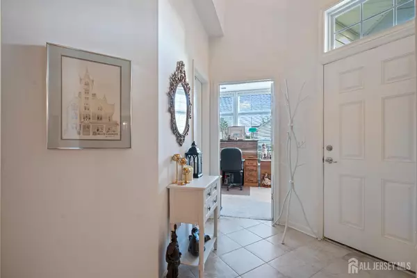 South Brunswick, NJ 08852,5903 Schindler DR