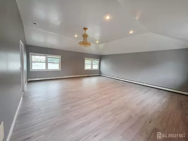 Carteret, NJ 07008,11 Post BLVD