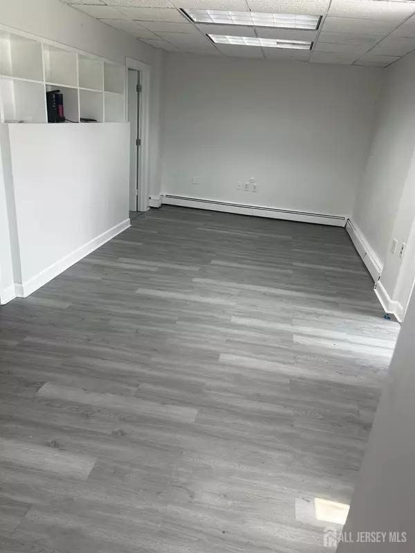 Irvington, NJ 07111,80 Mill RD