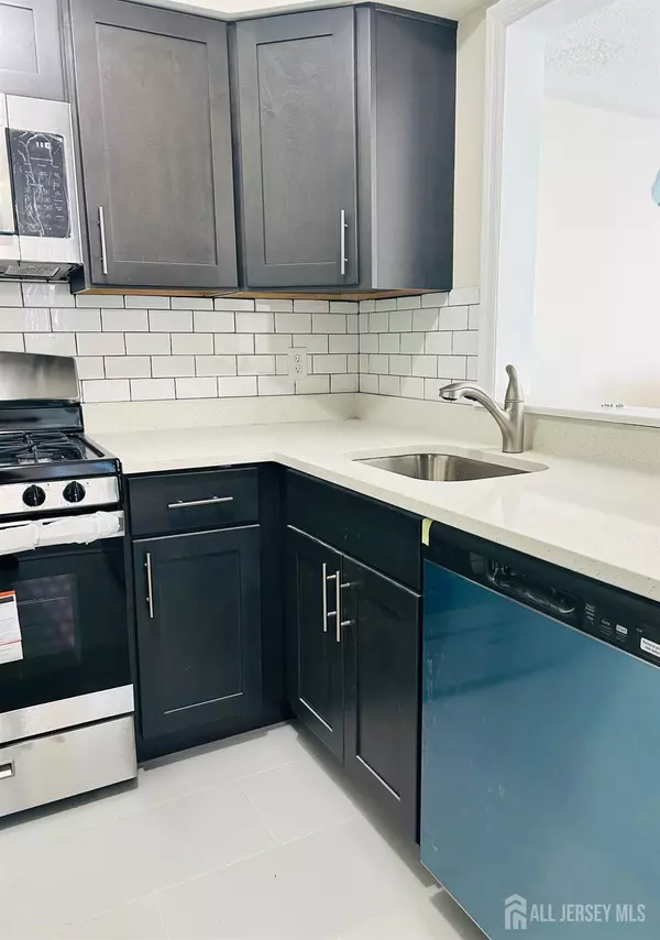 Parlin, NJ 08859,2501 Lighthouse LN