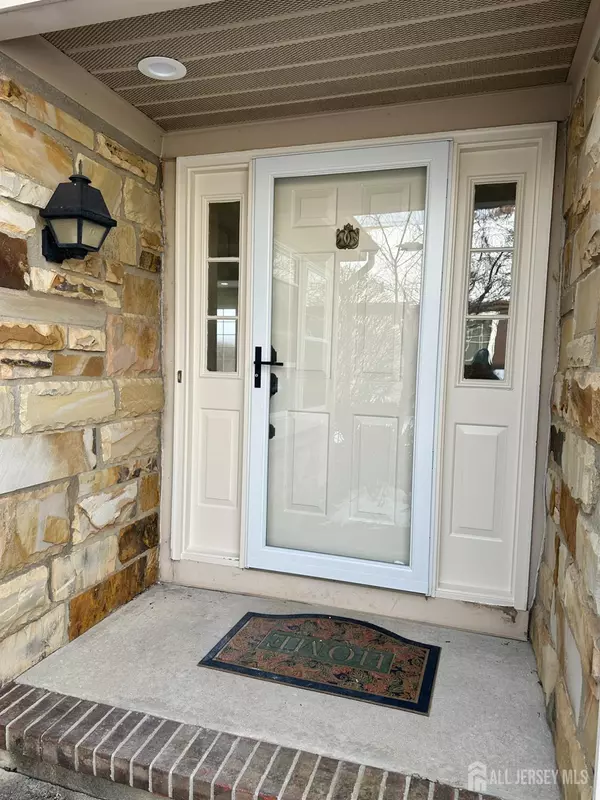 14 Dorchester DR, Monroe, NJ 08831