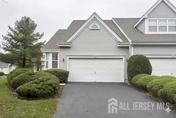 Middlesex, NJ 08831,14 CRESTWOOD CT