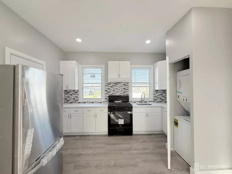 46 Hayward AVE #2, Carteret, NJ 07008