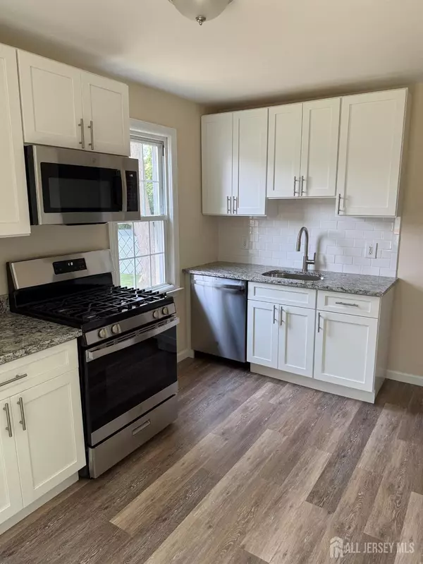 South Plainfield, NJ 07080,2026 Bell PL