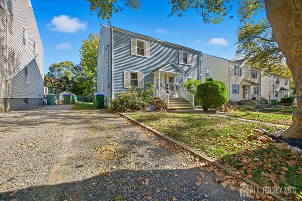 34 Macarthur DR, Edison, NJ 08837