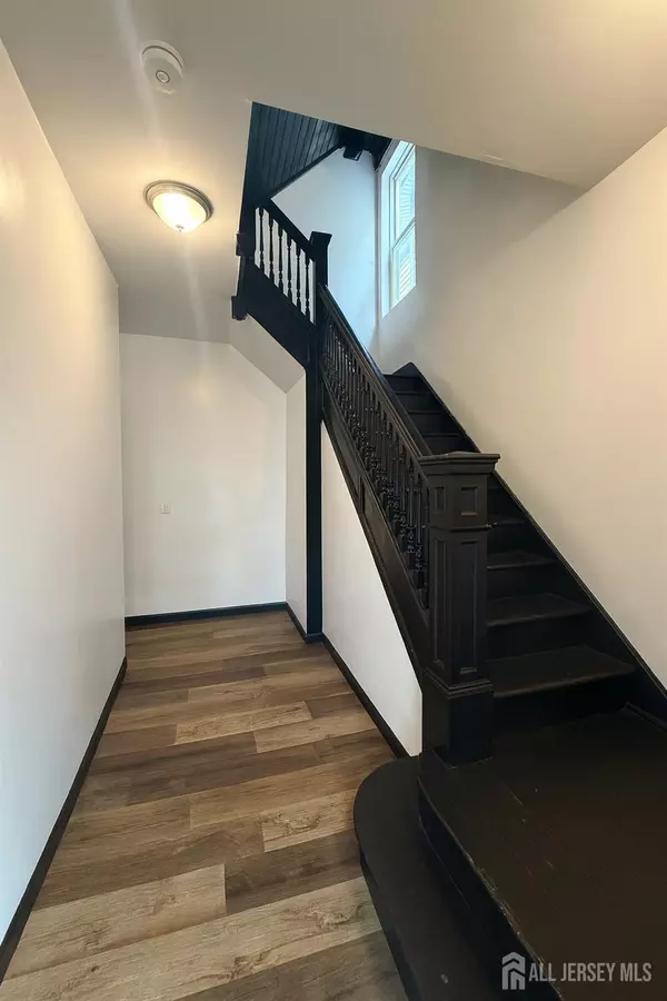 Newark, NJ 07104,308 Clifton AVE