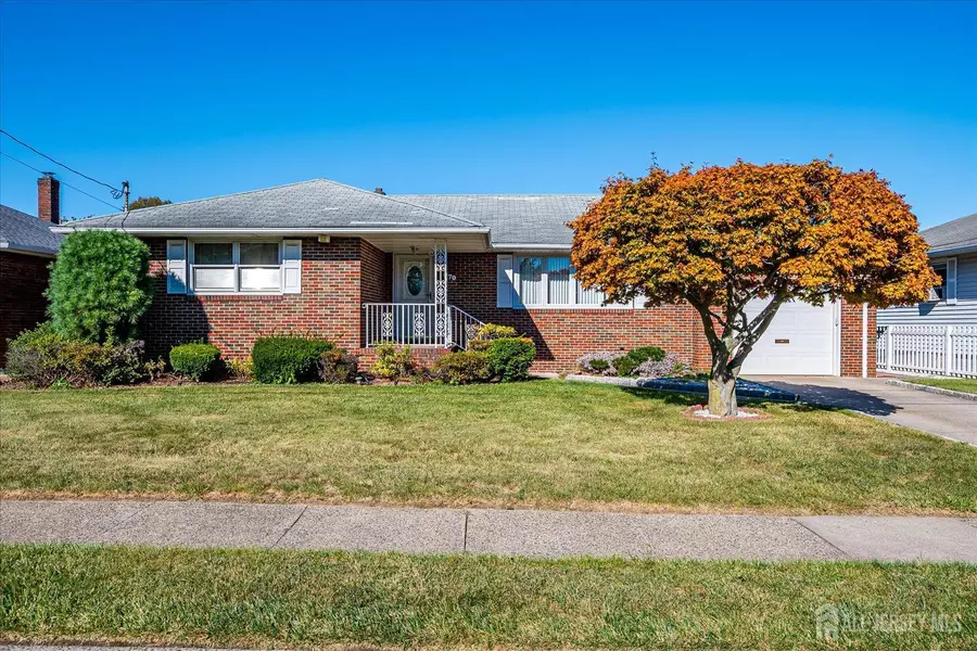 670 Columbus CIR, Perth Amboy, NJ 08861