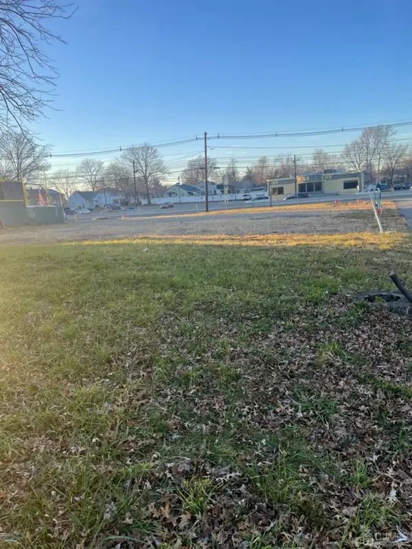 Avenel, NJ 07001,1022 Us Highway 1 HWY N