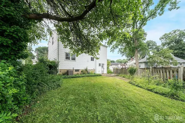 Dunellen, NJ 08812,118 Jadach DR