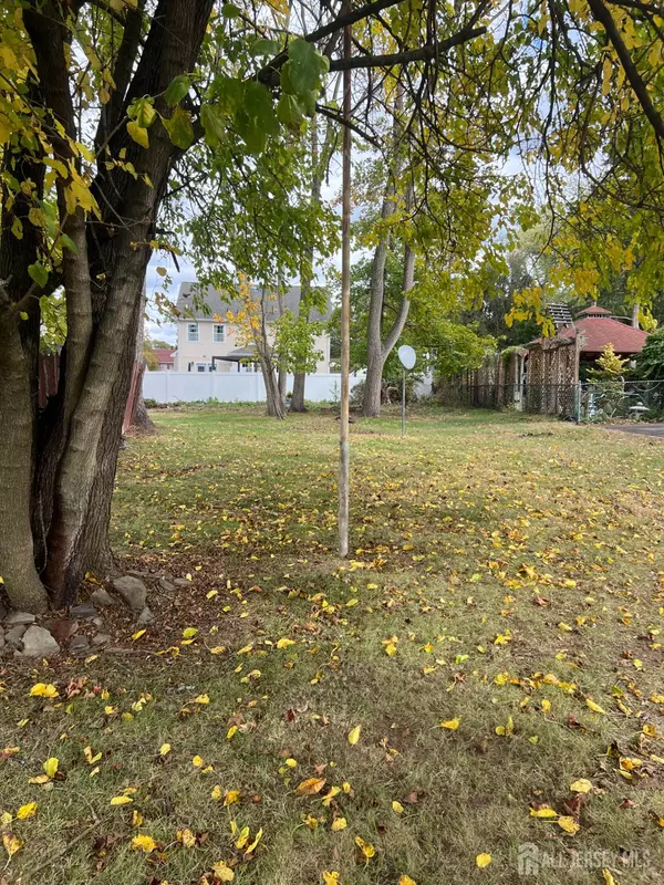 South Plainfield, NJ 07080,131 Martin DR