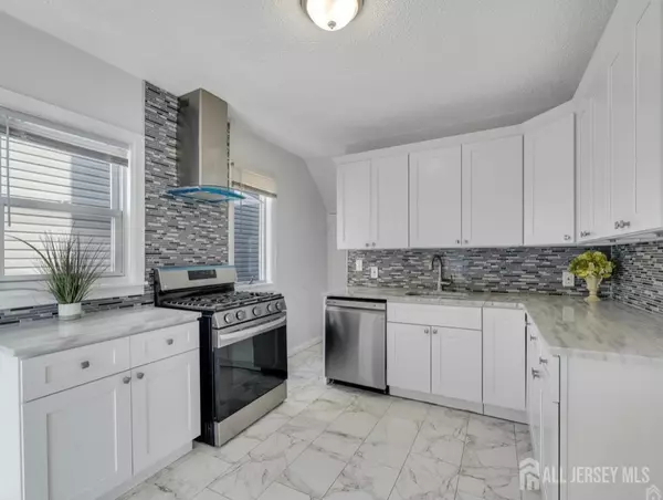 Plainfield, NJ 07060,752 W FRONT ST