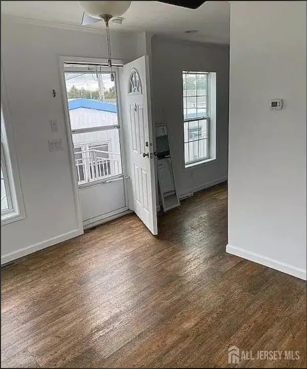 Avenel, NJ 07001,62 Freddie AVE