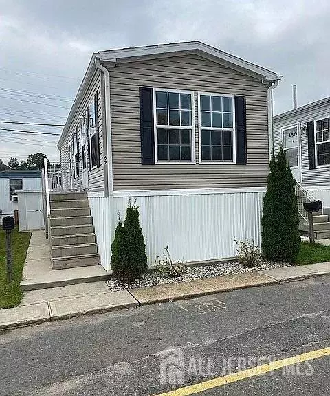 Avenel, NJ 07001,62 Freddie AVE
