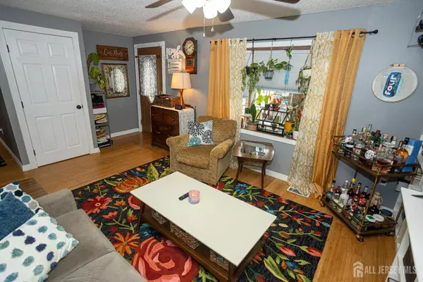 Aberdeen, NJ 07735,599 Keyport AVE