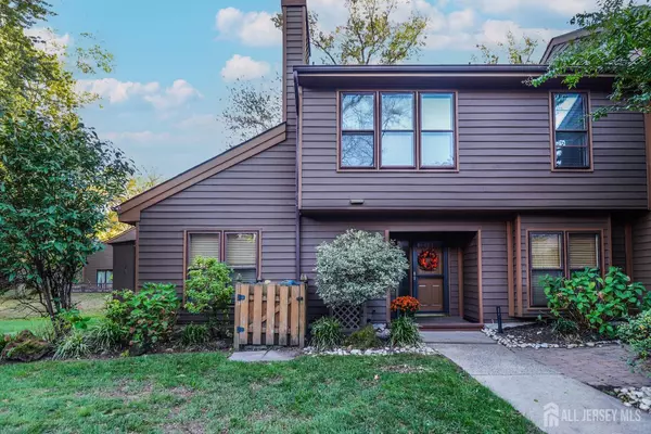 31 Hickory Hollow CT, Edison, NJ 08820