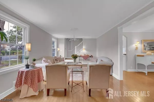 Dunellen, NJ 08812,233 Maple AVE