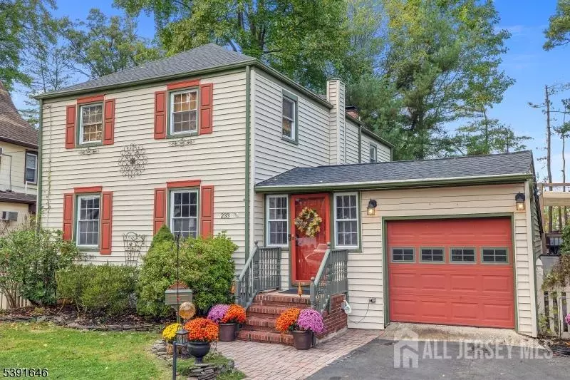 Dunellen, NJ 08812,233 Maple AVE