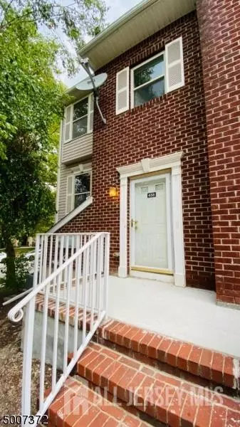 456 Great Beds CT, Perth Amboy, NJ 08861