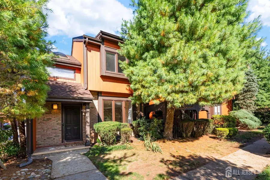 148 Riverbend DR, North Brunswick, NJ 08902