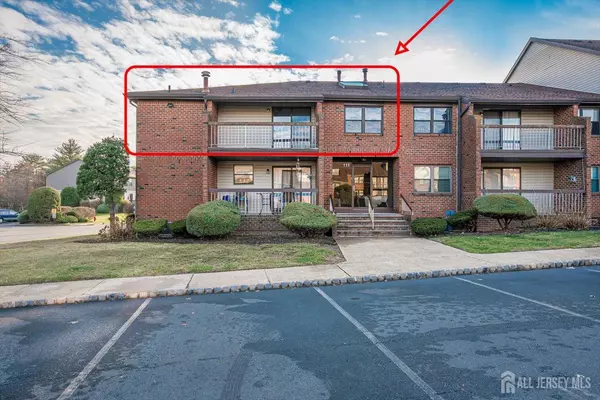 111-E Beverly Hills TER #E, Woodbridge Proper, NJ 07095