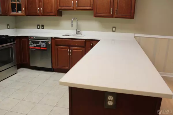 Piscataway, NJ 08854,514 Doral CT