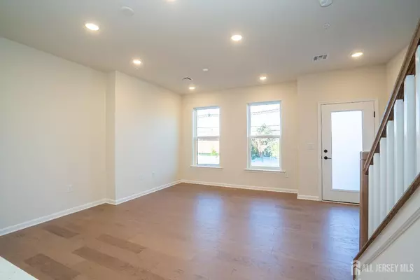 New Brunswick, NJ 08901,117 Peyton PL