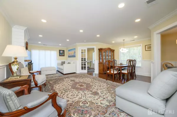 Morristown, NJ 07960,63 Village DR