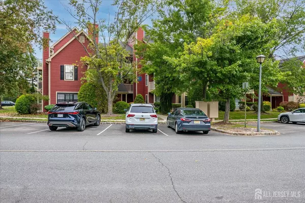 353 Crosspointe DR, East Brunswick, NJ 08816