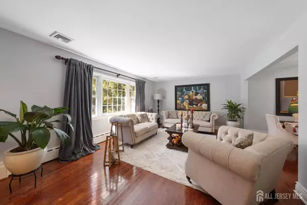 Bernards, NJ 07920,374 S Maple AVE S