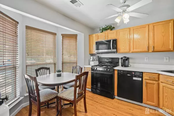 Freehold, NJ 07728,157 Setter PL