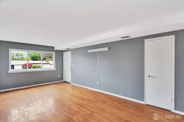 491 College DR, Edison, NJ 08817