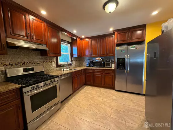 Piscataway, NJ 08854,1621 Albert ST