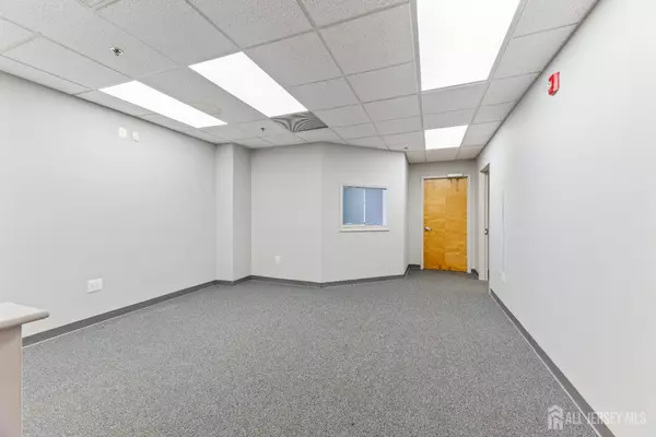 Old Bridge, NJ 08857,2477 516 Route