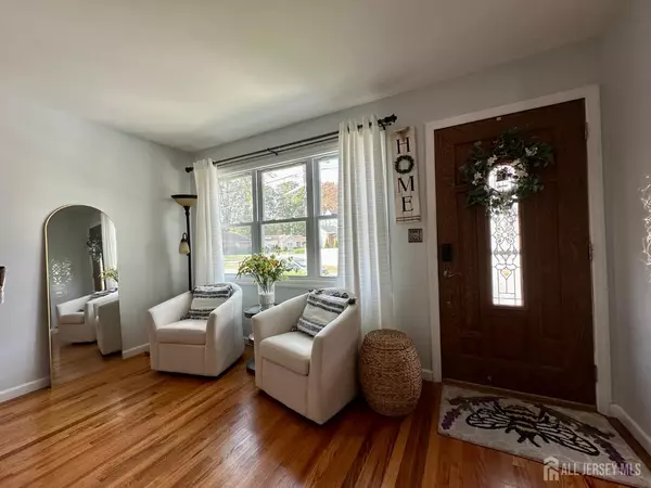 Colonia, NJ 07067,98 Hawthorne AVE