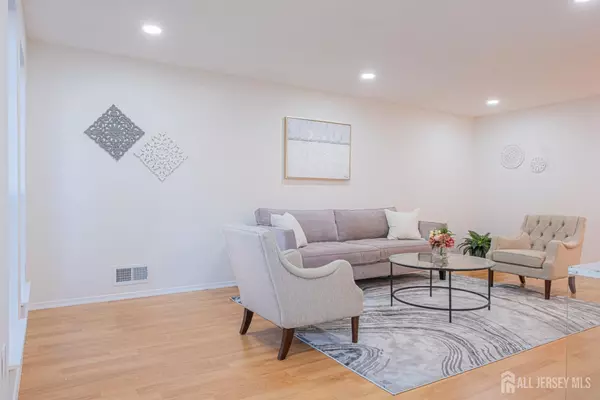 Franklin Twsp, NJ 08823,8 Amethyst WAY